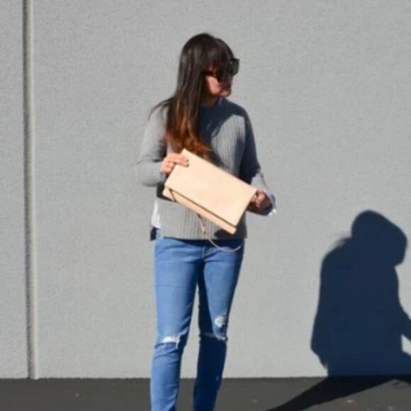 Everlane Foldover Clutch in Ballet Pink - Picture 5 of 5